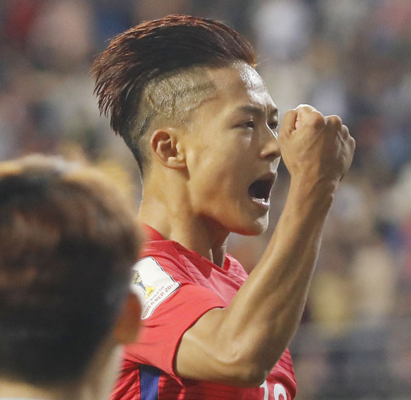 23일 오후 전북 전주월드컵경기장에서 열린 2017 국제축구연맹(FIFA) 20세 이하(U-20) 월드컵 조별리그 A조 대한민국과 아르헨티나의 경기. 전반전 한국 이승우가 선제골을 넣고 세리머니를 하고 있다. 2017.5.23/연합뉴스