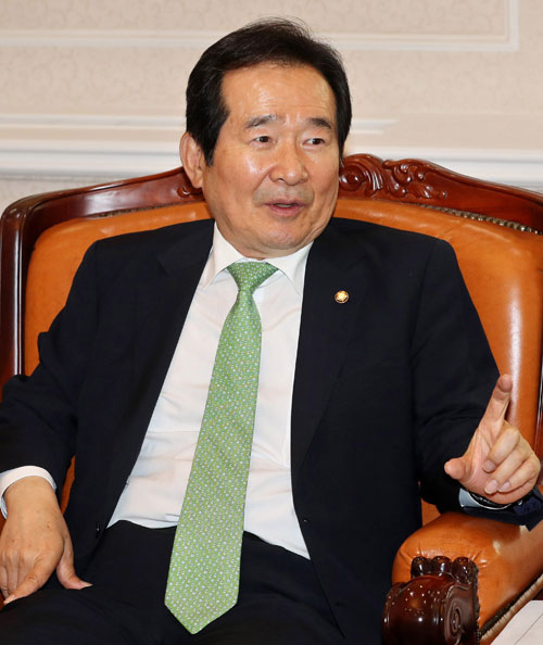 * 정세균은? 전주 신흥고 고려대 법학과 미국 페퍼다인대학 MBA 경희대 경영학 박사 고려대 총학생회장 쌍용그룹 상무 열린우리당 의장