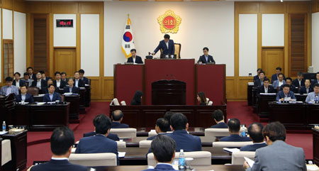 대구시의회는 15일부터 30일까지 16일간 제250회 정례회를 열어 2016회계연도 세입