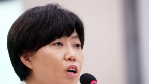 28일 오전 국회에서 열린 인사청문회에서 질문에 답하는 이유정 헌법재판관 후보자. 자료사진 연합뉴스