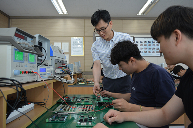 한국폴리텍대 대구캠퍼스는 국책특수대학으로 최근 5년 연속 평균 80% 이상의 높은 취업률을 기록하며 직업교육 명문대학으로 자리매김하고 있다. 한국폴리텍대 대구캠퍼스 제공