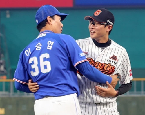 8일 부산 사직야구장에서 열린 