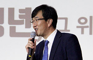 박재훈 영남이공대 총장이 학생들에게 