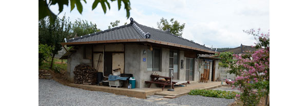 영천시 북안면 도천1리 괴화마을에는 노계 생가 터가 남아 있다. 현재 개인 소유로 현대식 시멘트 건물과 텃밭이 있다. 민병곤 기자
