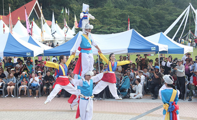 지난해 구미 금오산 광장에서 열린 구미 전국전통연희축제 장면. 구미시국악협회 제공