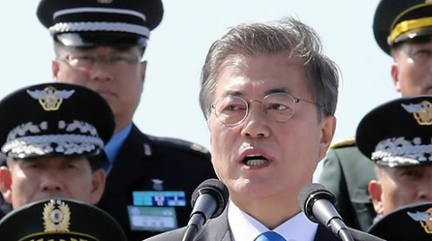 문 대통령은 이날 오전 경기 평택 해군 2함대 사령부에서 열린 제69주년 국군의날 기념식에 참석, 기념사에서 