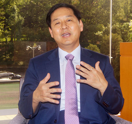 성주군 벽진면 깡촌에서 태어나 대한민국 예산을 책임지는 최고의 자리에 오른 구윤철 기획재정부 예산실장. 전병용 기자 yong126@msnet.co.kr