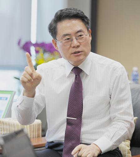 김재수 전 농림축산식품부 장관이 고향 영양을 비롯한 농촌과 농림축산업 발전에 대한 복안을 밝히고 있다. 매일신문 DB