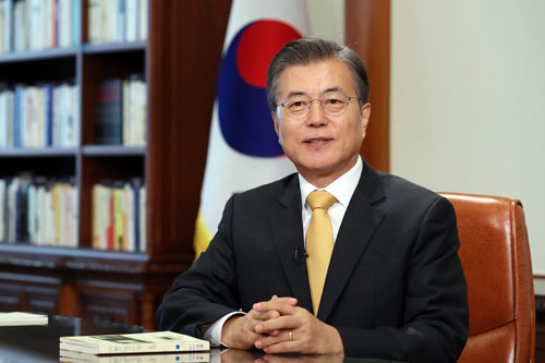 문재인 대통령이 1일 청와대 공식 소셜네트워크서비스(SNS) 계정을 통해 
