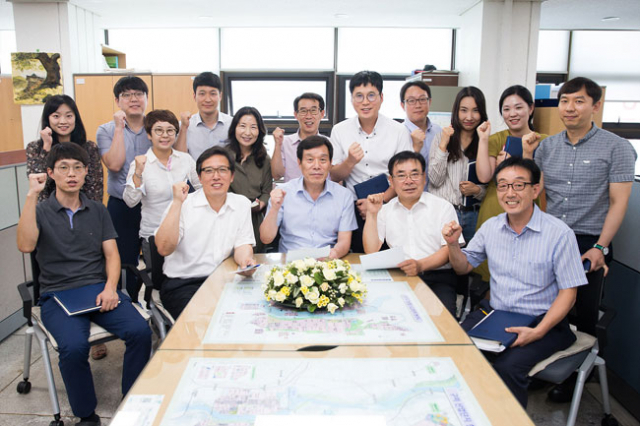 기업하기 좋은 도시 구미 만들기에 중심 역할을 하고 있는 구미시 경제통상국 직원들이 더 많은 노력을 다짐하고 있다. 구미시 제공