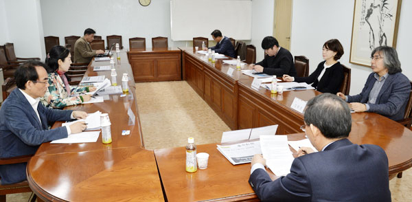 매일신문 제16기 독자위원회 8차 회의가 지난달 31일 오전 매일신문 3층 회의실에서 열렸다. 이채근 기자 mincho@msnet.co.kr