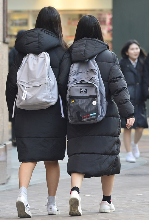 최근 고가의 롱패딩 점퍼가 중