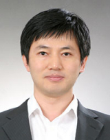 중앙대학교 영문학/문화연구 박사수료. (사)문화사회연구소 소장 역임. 저서 