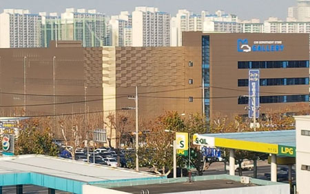 지난달 대구 달서구 남대구 자동차 매매단지에 백화점식 중고차 상가 