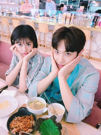 열애중임을 밝힌 정소민과 이준. 정소민 SNS