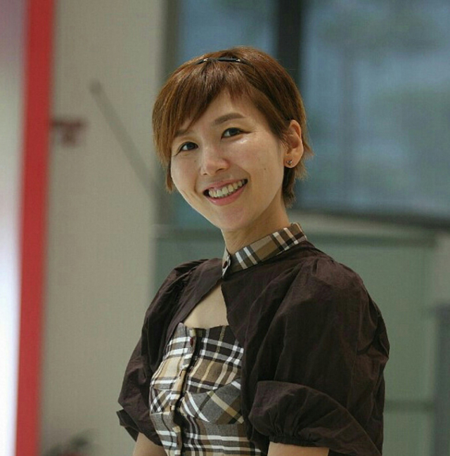 강지윤 경북대학교예술대학 미술학과 졸업, 이상한나라 예술쟁이 대표, 조각가(설치미술가), 예술기획자
