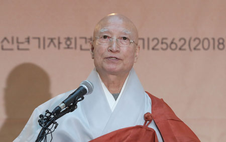 조계종 총무원장 설정 스님이 무술년 새해 구상을 밝히고 있다. 매일신문 DB