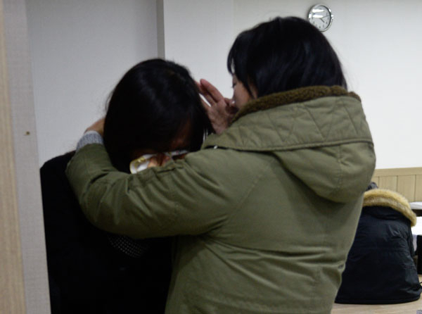 26일 오후 경남 밀양 세종병원 화재참사 희생자 유족들이 빈소가 마련된 밀양병원 장례식장에서 오열하고 있다. 우태욱 기자 woo@msnet.co.kr