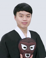 이번 공연에서 변검 공연을 펼칠 배우 구본진.
