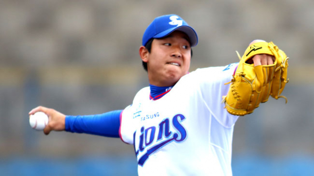 지난달 26일 일본 오키나와 온나손의 아카마 야구장에서 열린 삼성 라이온즈와 LG 트윈스의 연습경기에서 삼성 양창섭이 역투하고 있다. 삼성 라이온즈 제공