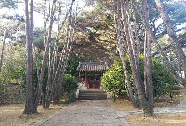 이락사 전경. 경남 남해군 제공
