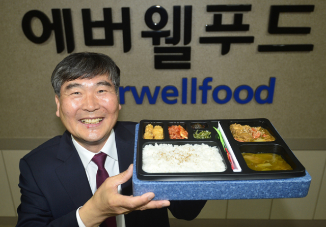 지역 대표 도시락 업체인 (주)이엠에스(EMS)의 권영갑 대표는 보온 도시락을 바탕으로 지난해 프랜차이즈 브랜드를 출시하는 등 사업영역을 넓히고 있다. 성일권 기자