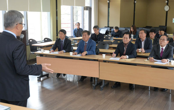 30일 대구 국채보상운동기념관에서 통합신공항대구시민추진단이 