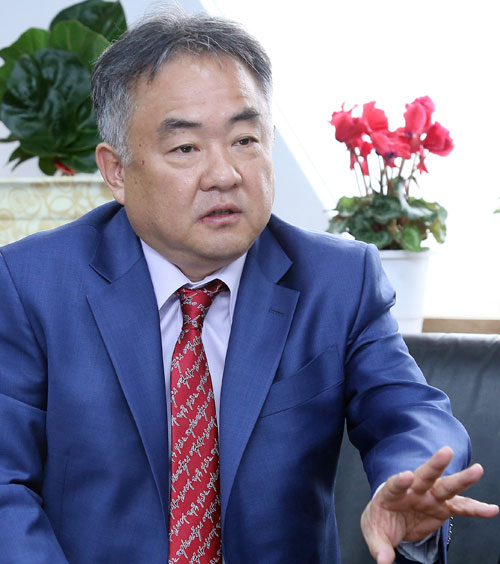 송재호 대통령 직속 국가균형발전위원장. 사진 이무성 객원기자