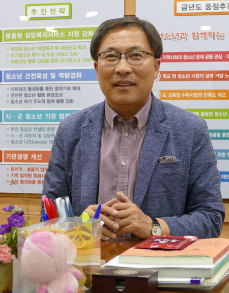 서원 경상북도청소년진흥원장은 경북지역 내 청소년들에게 실질적으로 진로를 제시하고 취업에 성공할 수 있도록 다양한 프로그램 마련과 시스템을 새롭게 구축하고 있다. 김영진 기자