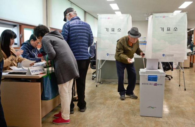 8일 대구 수성구선거관리위원회 사무실에서 6