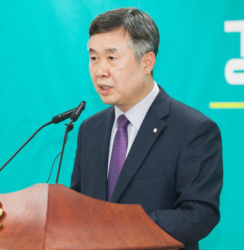 ◆박재웅 프로필 만 56세, 경남 밀양 출생, 서울 경성고-중앙대 건축학과 바른미래당 경북도당위원장/경상북도건축사협회장/건축사사무소 재우 대표/경북대학교 강사