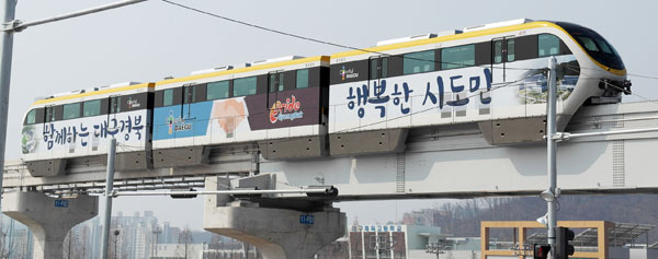 대구 도시철도는 토요일 늦은 밤 시간대 3호선 신남역~서문시장역 구간에서 가장 붐비는 것으로 나타났다. 이는 서문시장 야시장 개장으로 해당 시간대에 관광객들이 3호선에 몰렸기 때문으로 분석된다. 매일신문DB