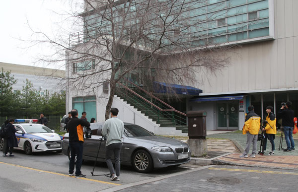 문재인 정부 비방 댓글과 추천 수 조작 혐의로 구속된 