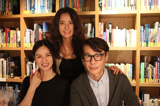 사진. 손미나 앤 컴퍼니