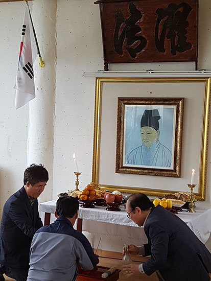 탁청 신덕균 선생의 추모제가 22일 구미시 선주운남동 탁청재사(濯淸齋舍)에서 열렸다.