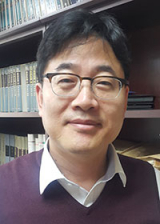 서울대 법대 졸업. 현 중소기업법률지원단 자문변호사
