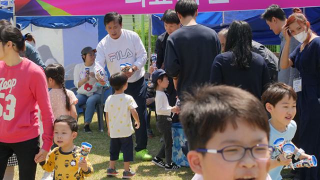 한국노총 경북본부는 28일 경산산업단지 공원시설(천연잔디구장)에서 근로자와 가족이 참석한 가운데 