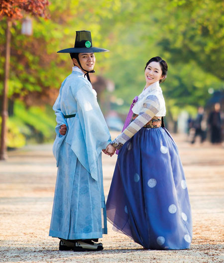 안동시는 5월 가정의 달을 맞아 안동 도심 5곳을 중심으로 안동 혼례길을 체험하는 