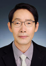 서울대 대학원 법학박사, 숭실대 법과대학 교수
