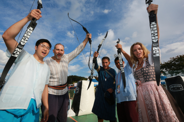 예천군은 무형문화재 궁시장과 예천세계활축제, 진호국제양궁장 등 우수한 활 관련 인프라를 바탕으로