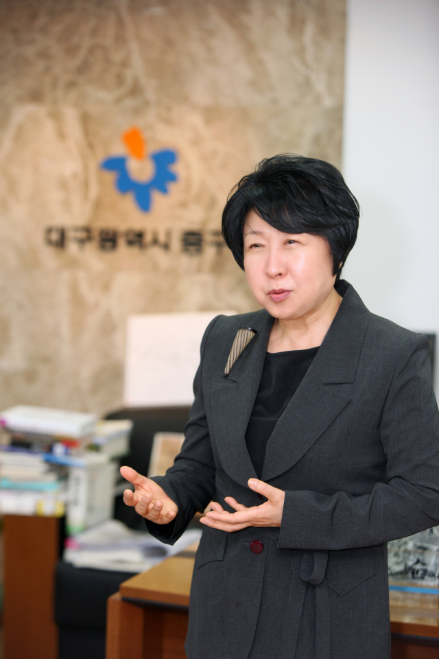 윤순영(66) 대구 중구청장은 지난 2006년 중구청장에 당선돼 내리 3선을 하며 근대골목투어, 김광석길 등을 연이어 히트시키며 관광 불모지였던 대구를 한 단계 더 발전시켰다. 대구 중구청 제공.