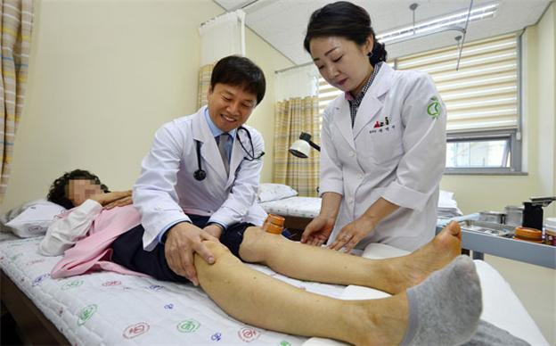 대구는 300년이 넘는 약력시 전통을 바탕으로 