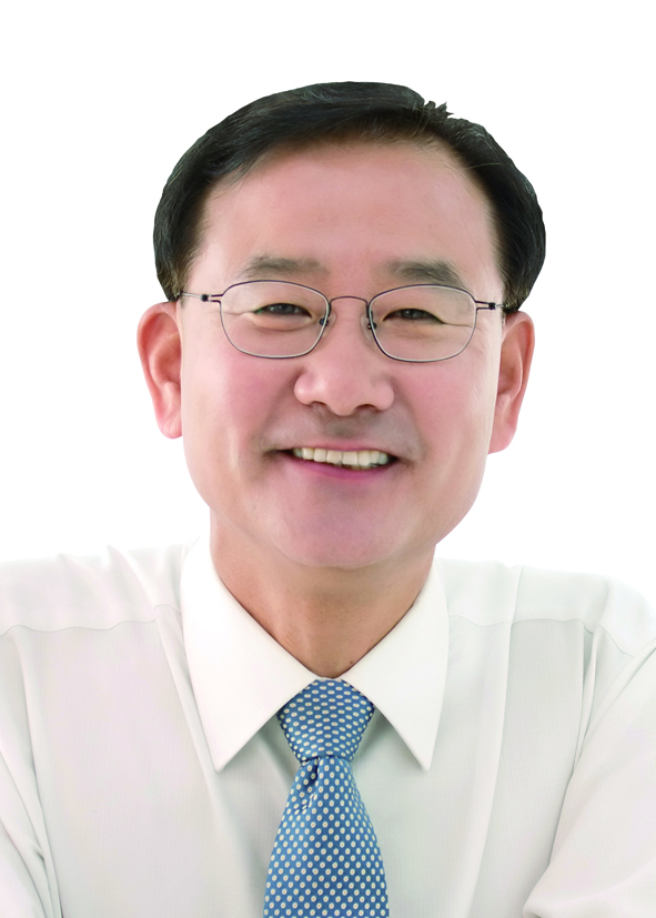더불어민주당 김희섭(59·수성가·재선) 구의원이 제8대 대구 수성구의회 전반기 의장에 선출됐다.
