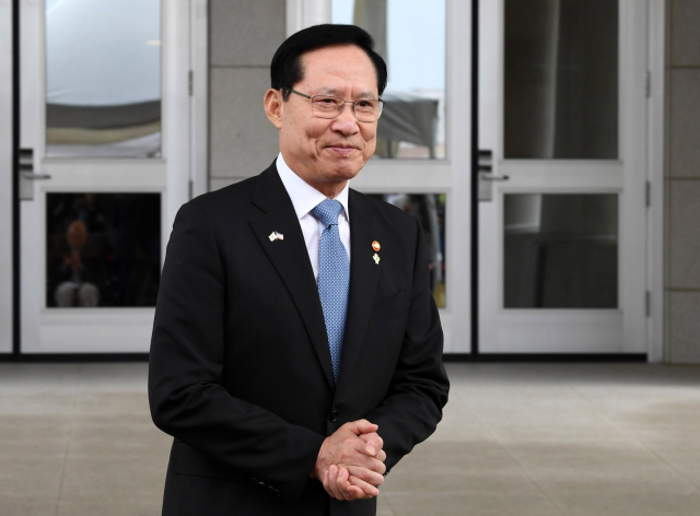 송영무 국방장관이 9일 여성 관련 경솔한 발언으로 또 한 번 물의를 빚었다. 자료사진 연합뉴스