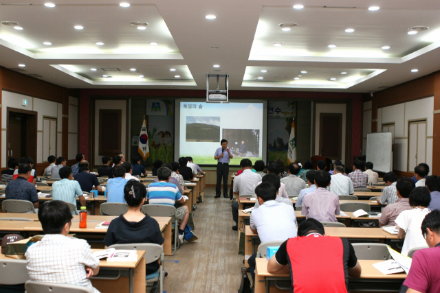 경상북도환경연수원은 최근 사회환경교육지도사 양성기관 지정을 받았다. 경북환경연수원 제공