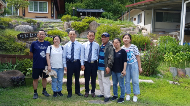지난 1일 청도를 방문한 중국교포 가족이 청도군 