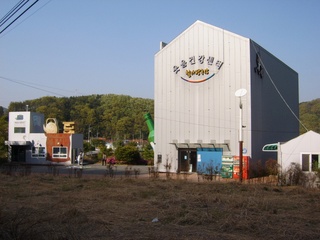 청도군 풍각면 코미디철가방극장이 운영난을 겪다가 지난 4월말 공연을 마지막으로 폐관상태에 있다. 노진규 기자