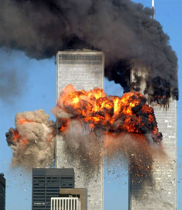 2001년 미국에서 발생한 9.11테러 이전에 미연방 항공국 산하 레드팀은 이미 1996년에 민간 항공사의 보안상 결함을 발견하고 수차례 개선점을 건의했으나 연방항공국 관료들은 이를 묵살했다. 그리고 얼마 지나지 않아 2천996명이 사망하는 대참사가 있었다