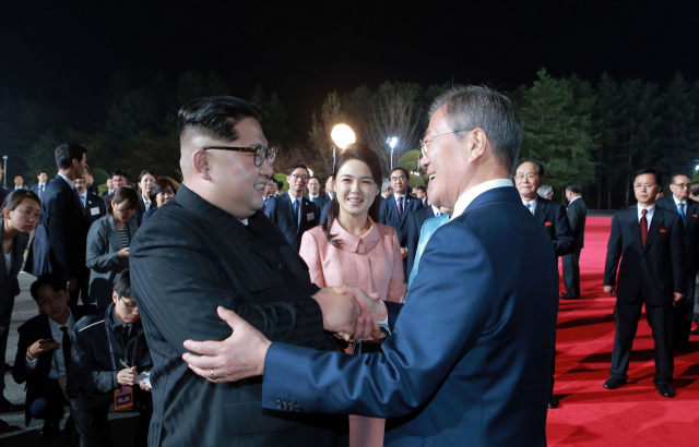 조선중앙통신이 지난 27일 열렸던 문재인 대통령과 김정은 국무위원장의 3차 남북정상회담 사진 31장을 29일 공개했다. [국내에서만 사용가능. 재배포 금지. For Use Only in the Republic of Korea. No Redistribution] 연합뉴스
