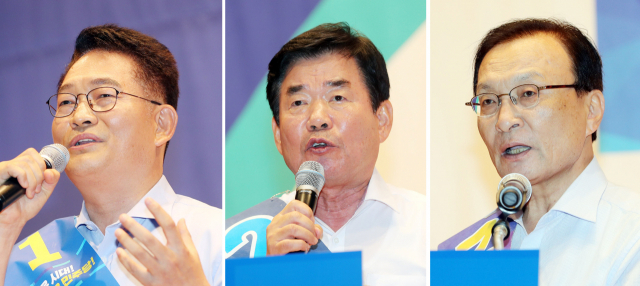 더불어민주당 당대표 · 최고위원 후보 합동연설회에서 송영길(왼쪽부터), 김진표, 이해찬 당 대표 후보가 지지를 호소하고 있다. 연합뉴스